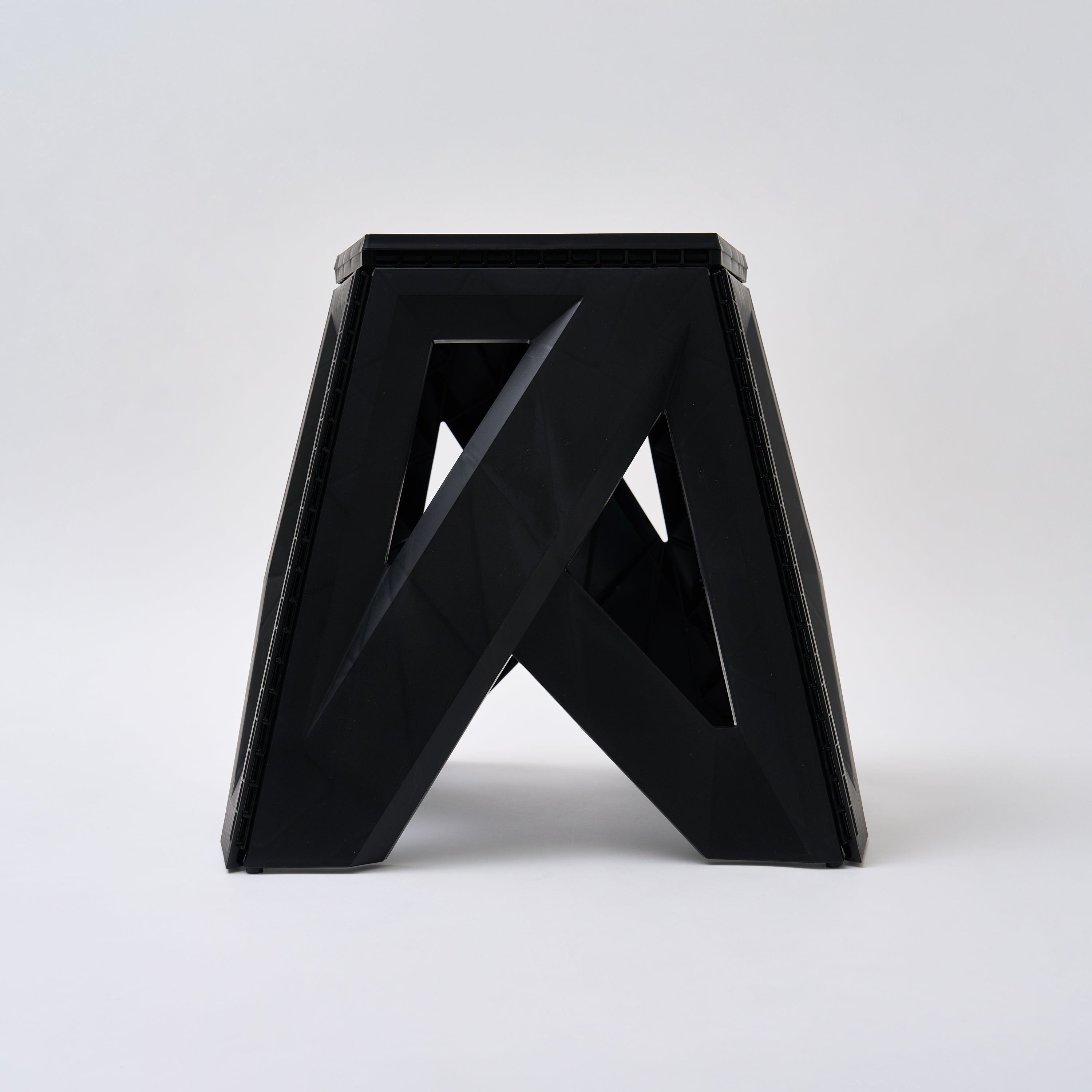 NMU FOLDABLE CHAIR 39cm