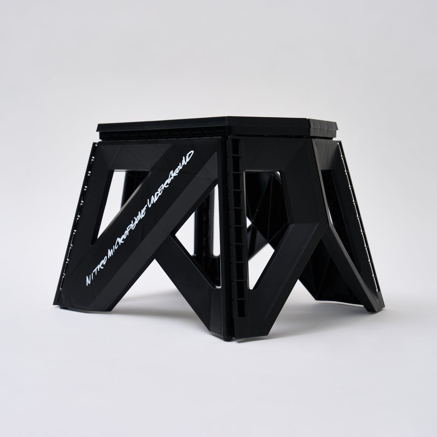 NMU FOLDABLE CHAIR 23cm