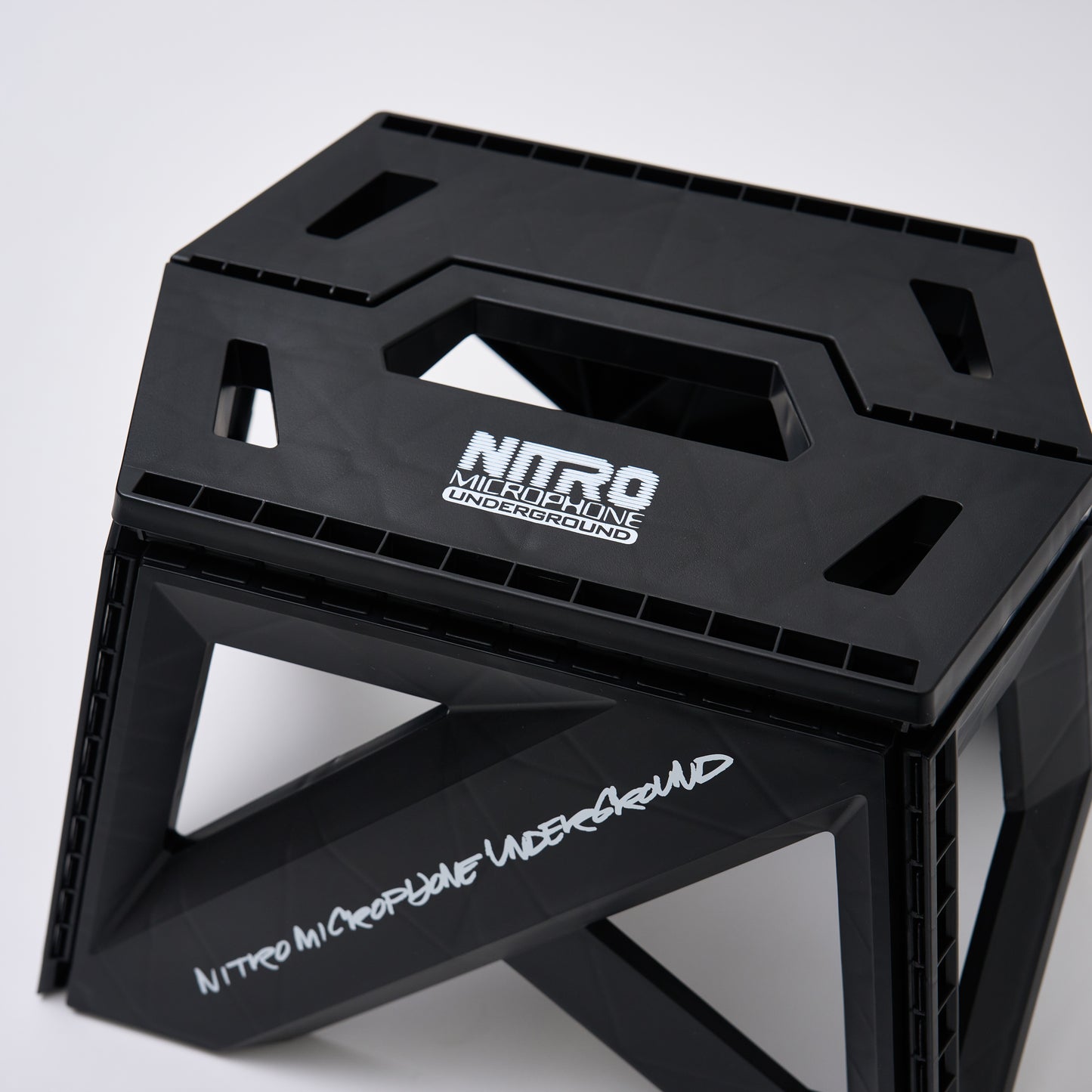 NMU FOLDABLE CHAIR 23cm