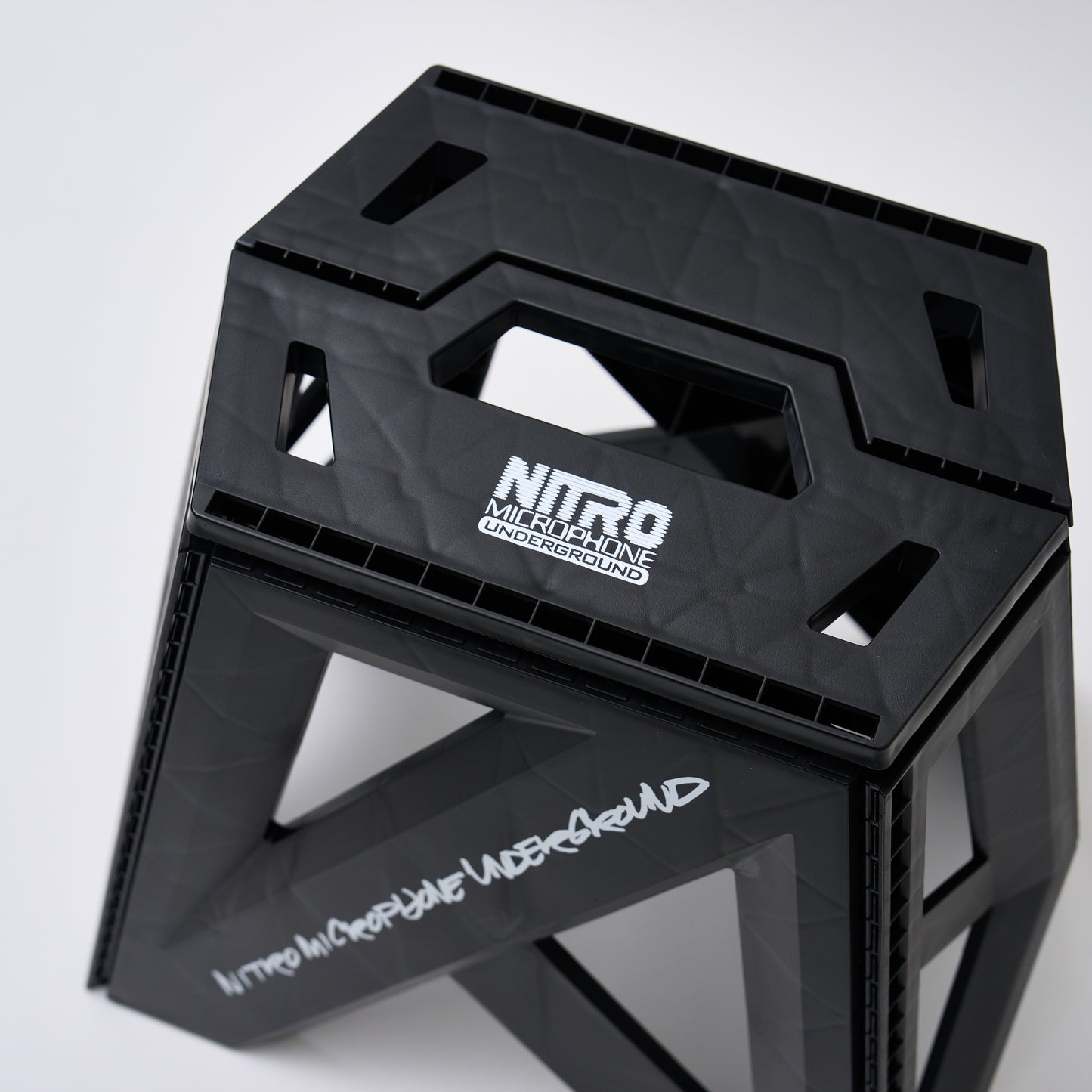 NMU FOLDABLE CHAIR 39cm