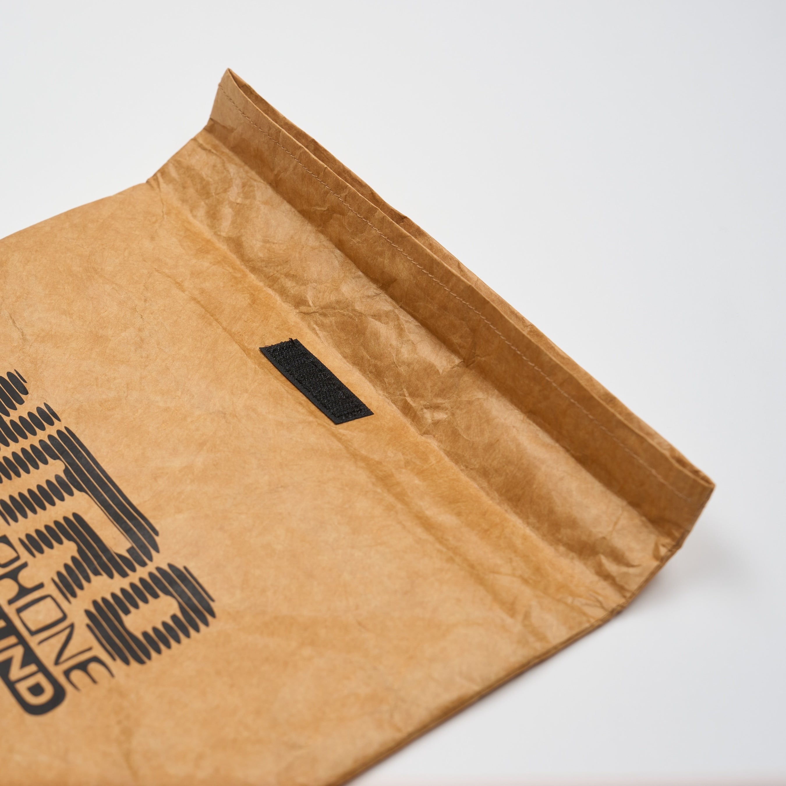 NMU TYVEK CLUTCH BAG / CRAFT