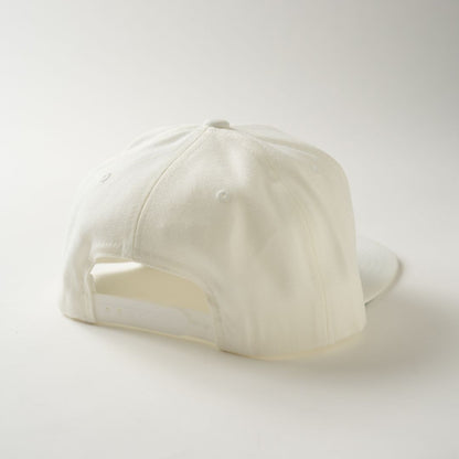 NMU LOGO FLAT VISOR SNAPBACK CAP / WHITE