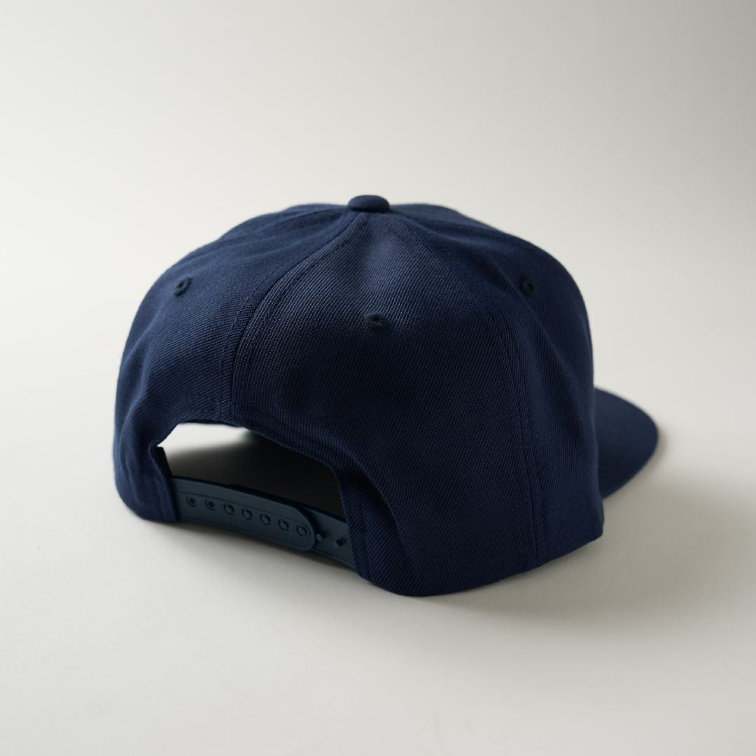 NMU LOGO FLAT VISOR SNAPBACK CAP / NAVY